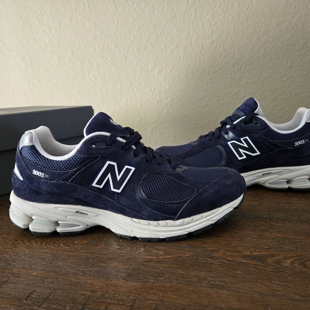 New Balance 2002R